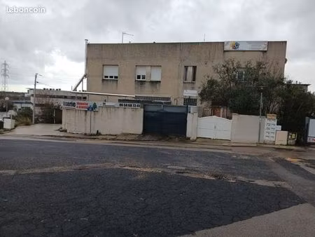 local 900m2 sur 2420m2 de terrain à vendre garosud 34070 (idéal promoteur pour reconstruir