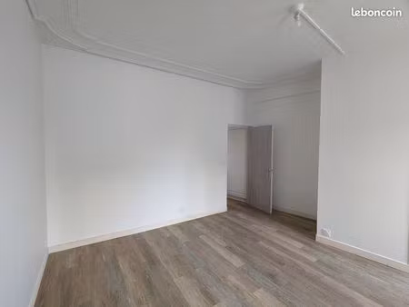 studio 1 pièce 30 m²