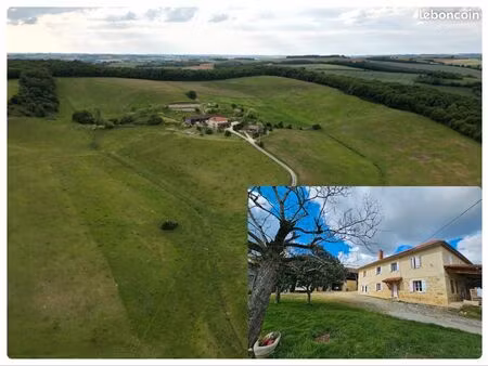 propriété en pierre avec vue dominante exceptionnelle – 300 m² – 4 ha – dépendances – seco
