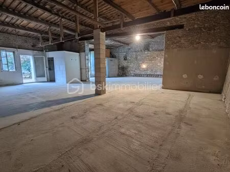 maison 1 pièce 150 m²