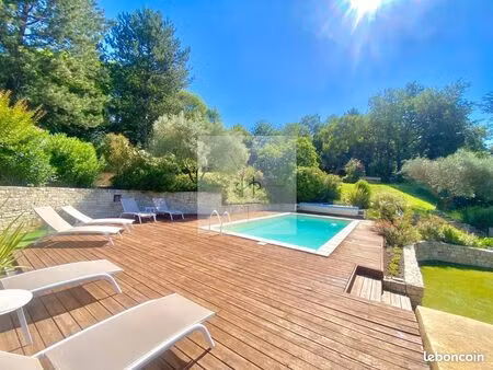 propriété 6 pièces 175 m²