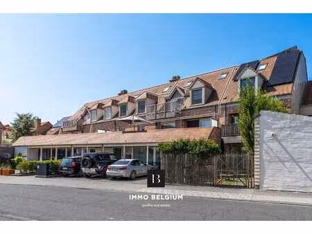 appartement spacieux et luxueux avec trois chambres