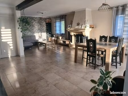 maison193 m² i appartement i jardin 1400 m² i panneaux solaires