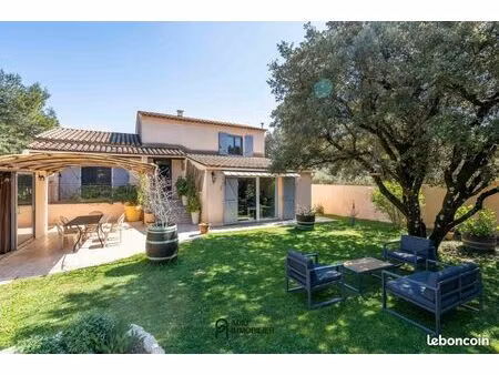 villa 2 pièces 110 m²