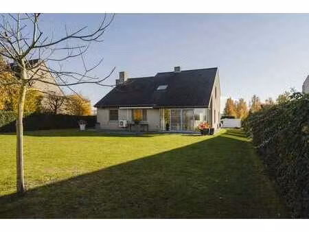 villa avec 6 chambres et jardin à vendre à sint-eloois-vijve