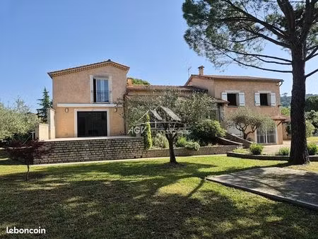 maison 7 pièces 187 m²