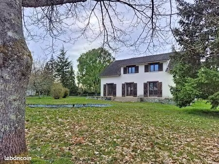 maison 9 pièces 201 m²