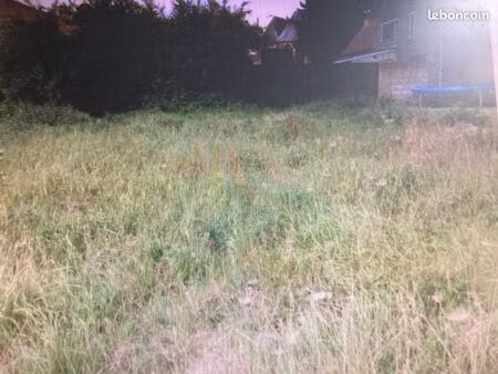 terrain 358 m² staple