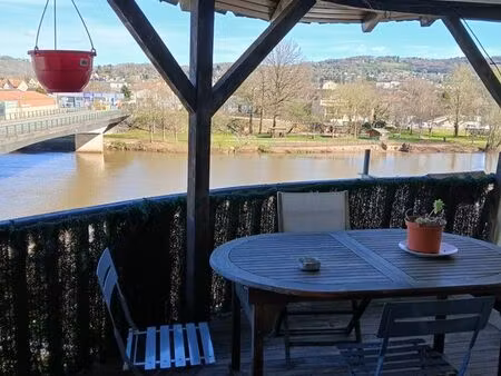 appartement avec terrasse et vue sur la rivière