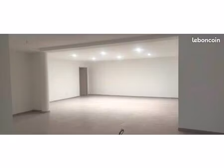 grand t4 rdc  106m2  3 ch  terrasse  quartier calme  dpe b (faibles charges)