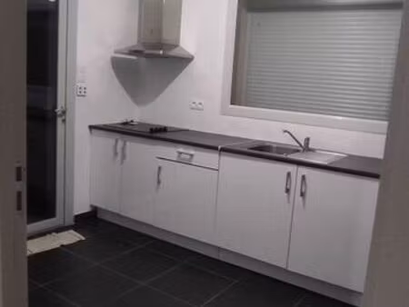 t2   terrasse 13m2  parking  quartier calme  dpe b (faibles charges)