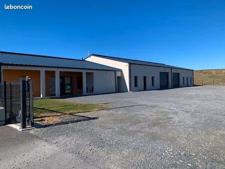 local pro mixte 188m² : bureaux + grand dépôt & parkings – idéal artisan/pme