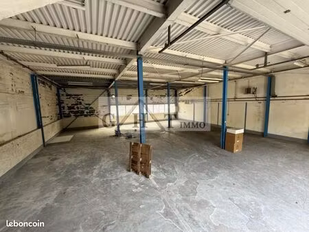 local industriel 566 m²