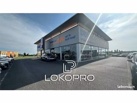 local commercial 2178 m² cholet