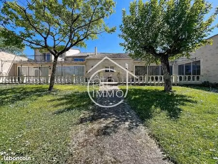 propriété 8 pièces 385 m²
