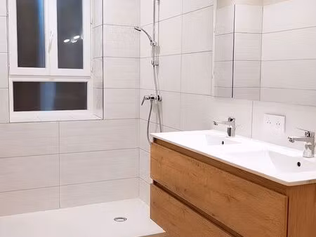 maison a louer : ? rare au centre du village près de casteljaloux : maison rénovée avec te