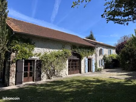 propriété 8 pièces 277 m²