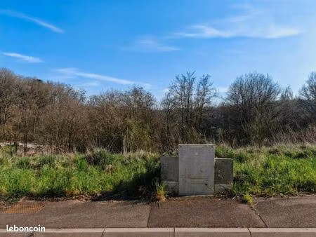 terrain 6 53a viabilisé orienté s-e