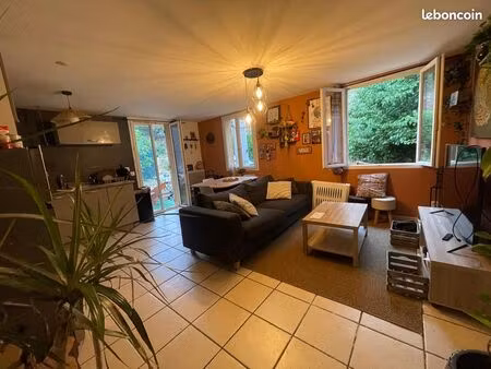 appartement meublé avec cours