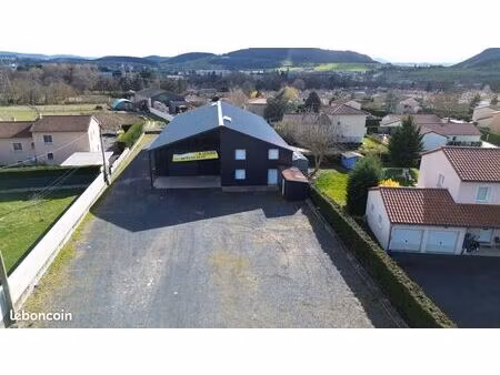 entrepôt & bureaux de 550 m2 & 80 m2