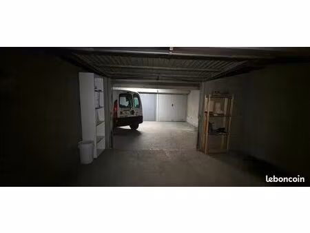 garage fermé 2 emplacements