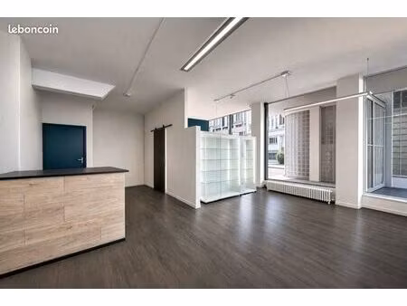 local commercial centre ville