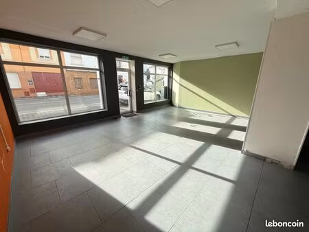 local commercial à louer situé en hypercentre de noeux-les-mines