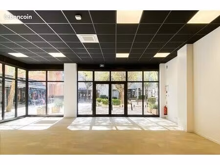 local commercial refait à neuf – 80 m²