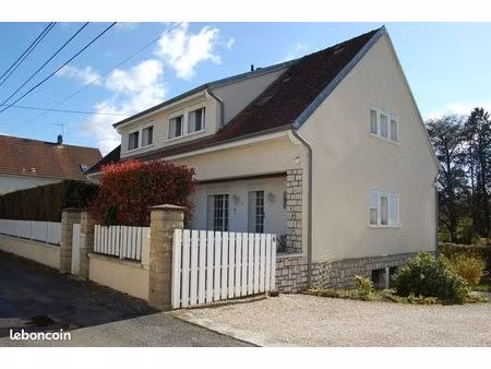 grande maison à dole proche centre-ville