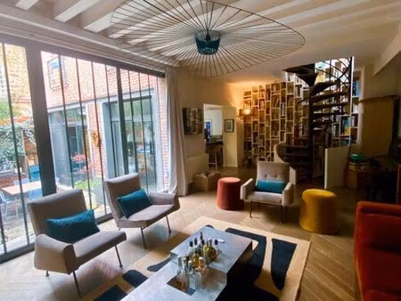 maison d’architecte avec cour arborée – calme absolu à deux pas du canal de l’ourcq