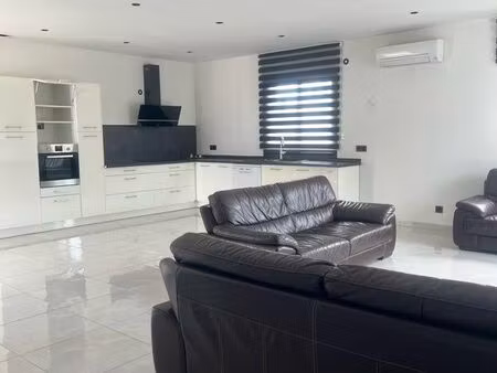 magnifique t4 114 m² entièrement meublé – terrasse + 2 parkings – vidauban