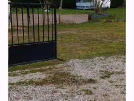 terrain de loisirs avec chalet 53000