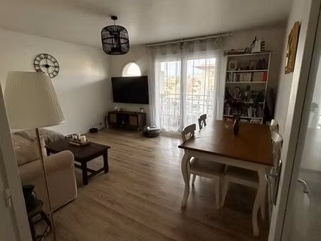 appartement t2 avec terrasse + parking + cave