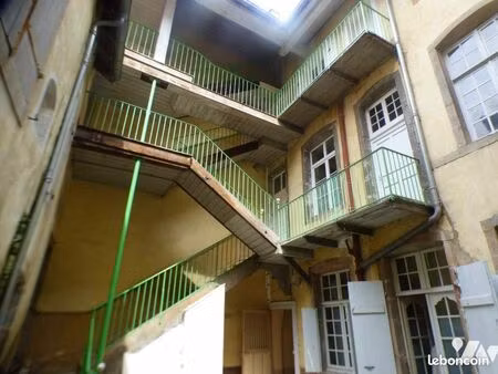 studio 1 pièce 28 m²