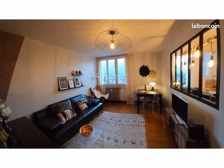 t2 40 m² – dernier étage avec ascenseur – vue dégagée – saint-égrève prédieu