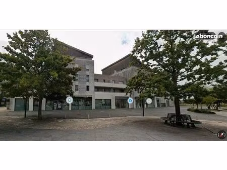 parking/box 1 pièce 13 m²