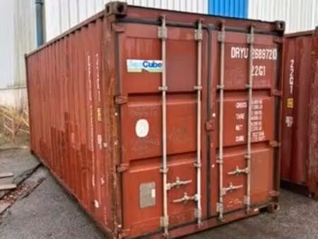 location de box  containers  espace de stockage à vers pont du gard 30210