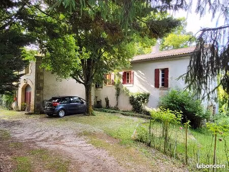 grande maison dans le périgord