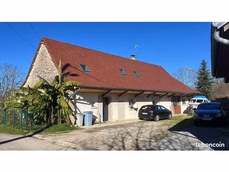 maison 225 m² avec véranda – quartier calme