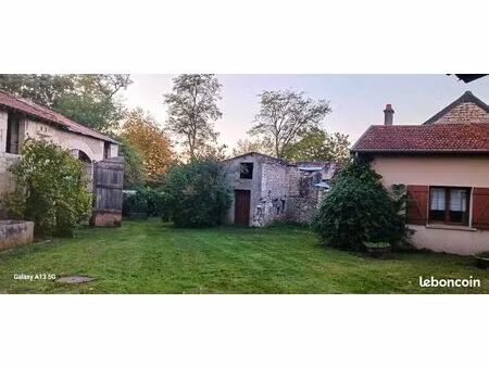 ensemble immobilier – maison 90 m2 2 chambres – bâtiment en pierre 110 m2 sur terrain clos