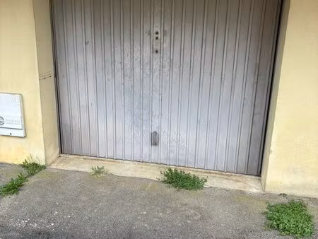 garages à louer