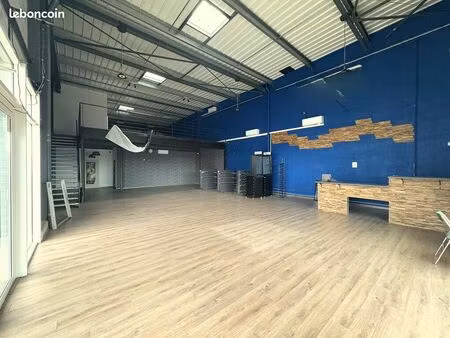 local commercial 298 m²