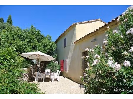 maison p3 avec cour dans un mas