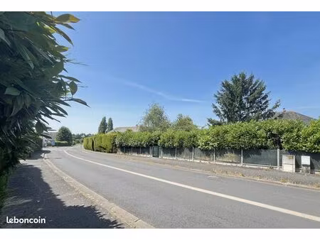 terrain 1047 m² luynes