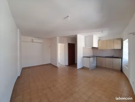 studio 1 pièce 30 m²