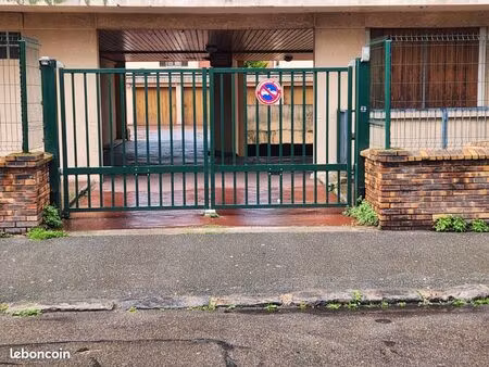 box de stockage individuel à louer — 15 m²