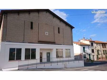 local avec places de parking