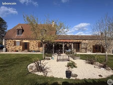 maison 6 pièces 200 m²