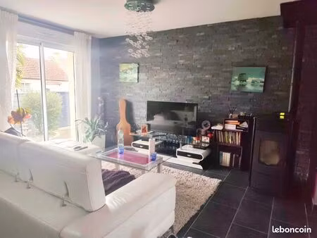 maison récente lumineuse avec combles aménageables