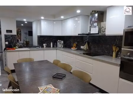 maison 8 pièces 175 m²